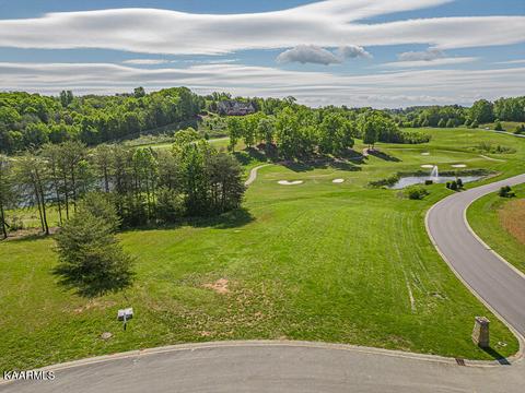 1895 Navigator Dr, Lenoir City, TN 37772