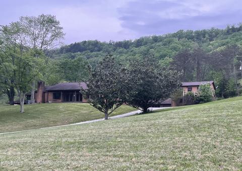 622 Old Lake City Hwy, Rocky Top, TN 37769