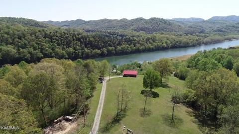 Holiday Lane, Tazewell, TN 37879