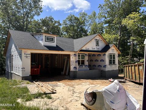 135 Exeter Dr, Crossville, TN 38558