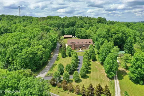795 Skyline Dr, Oneida, TN 37841