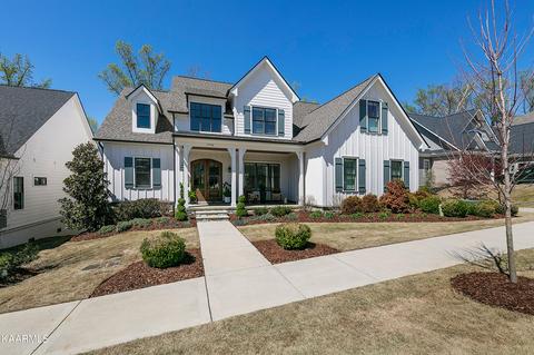 9706 Clingmans Dome Dr, Knoxville, TN 37922