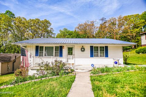 808 S 17th St, La Follette, TN 37766