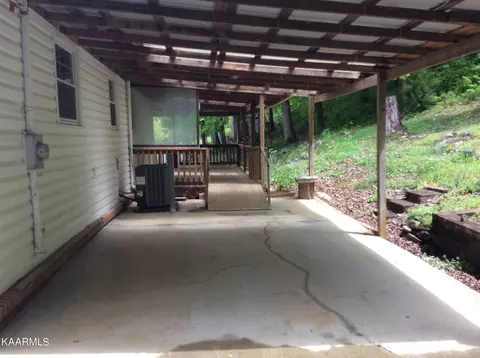 1961 E Wolf Valley Rd, Heiskell, TN 37754 photo 8