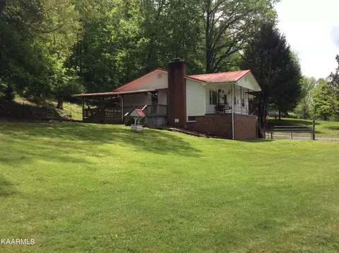 1961 E Wolf Valley Rd, Heiskell, TN 37754 photo 4