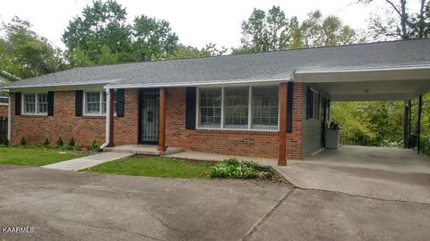 135 Hillside Rd, Oak Ridge, TN 37830