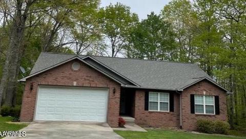 42 Canary Dr, Crossville, TN 38555