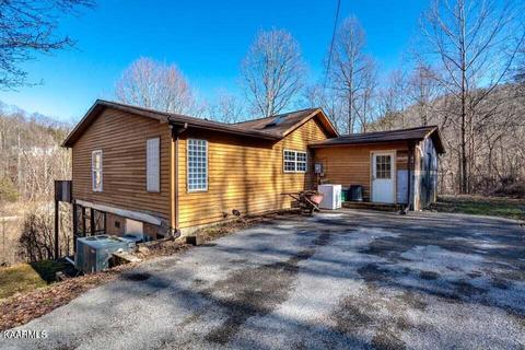 386 Young Rd, La Follette, TN 37766