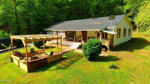 1746 Ballplay Rd, Madisonville, TN 37354