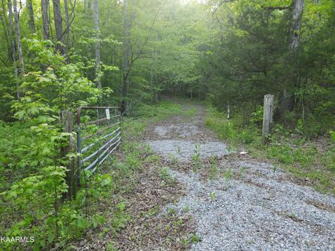 201 Pekoma Rd, Philadelphia, TN 37846