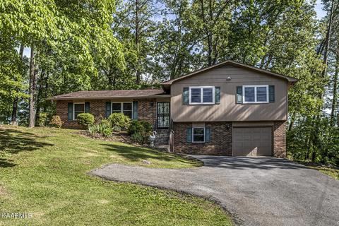 1716 Oak Hills Dr, Kingston, TN 37763