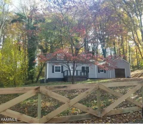 1116 Stony Point Rd, Knoxville, TN 37914