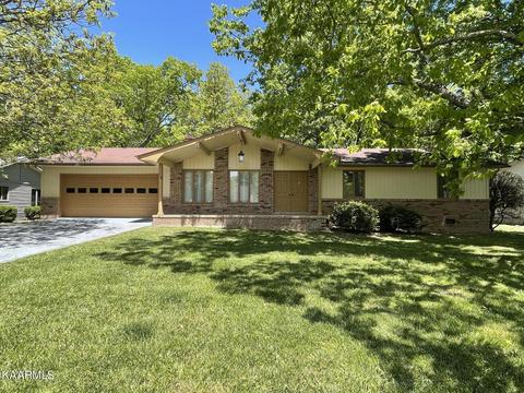 305 Snead Dr, Crossville, TN 38558