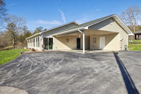 593 Cedar Top Dr, Sevierville, TN 37876