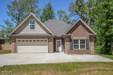 818 Sunset Grove Ln, Maryville, TN 37803