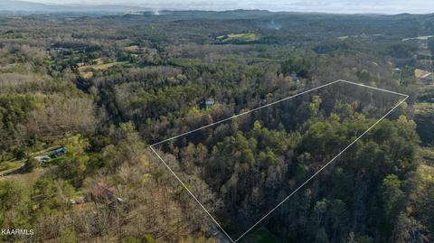 911 Sevier County Line Rd, Kodak, TN 37764