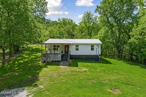 11 Odom Ln N, Chestnut Mound, TN 38552
