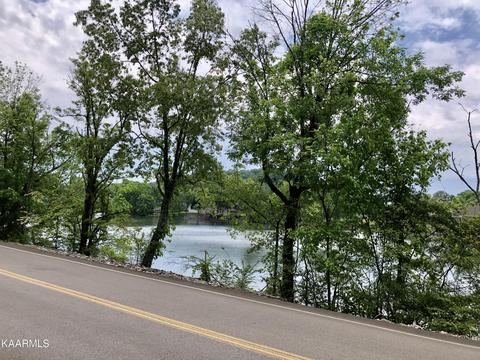 Melton Hill Drive, Clinton, TN 37716