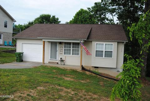 1637 Jett Rd, Maryville, TN 37804