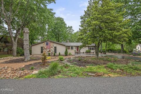 147 Lakeshire Dr, Crossville, TN 38558