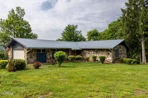 218 Creekwood Dr, Madisonville, TN 37354