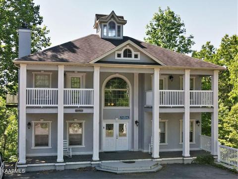 810 Crystal Branch Way, Gatlinburg, TN 37738