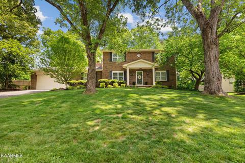 1402 Charing Rd, Knoxville, TN 37922