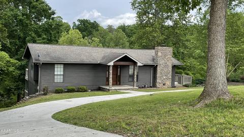 163 Rebel Rd, Harriman, TN 37748