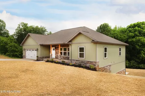 631 Farm Of The Smokies Way, Maryville, TN 37804
