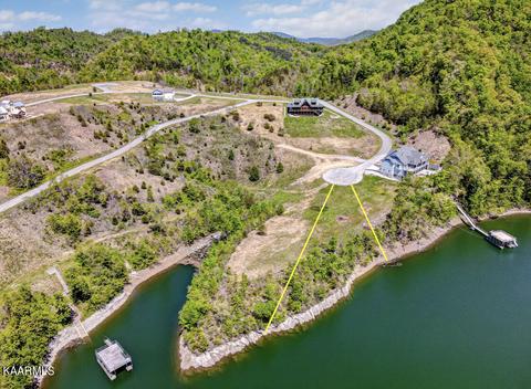 2245 Owen Payne Ln, Tazewell, TN 37879