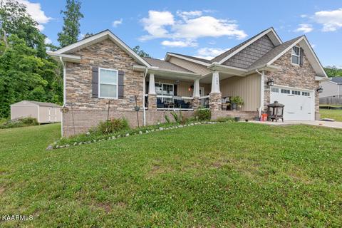 104 Edward Dison Dr, Clinton, TN 37716