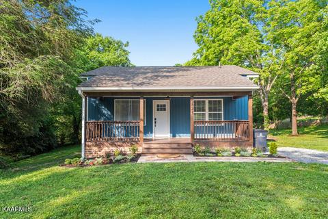 5821 Medlin Heights Rd, Knoxville, TN 37918
