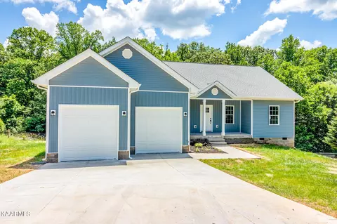 308 Skyline Dr, Harriman, TN 37748