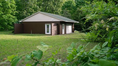 185 Pine Loop Dr, Madisonville, TN 37354