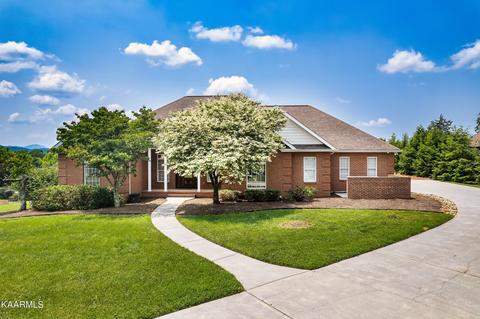 1557 Mint Meadows Dr, Maryville, TN 37803