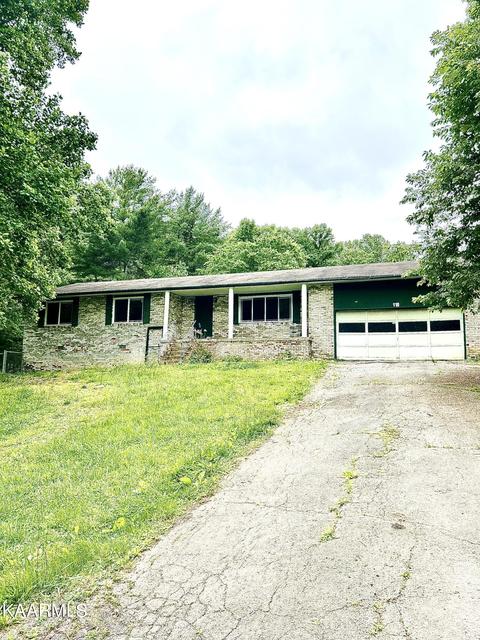 110 Maple Ln, Powell, TN 37849