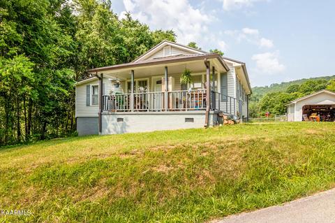 157 Willow Dr, Harriman, TN 37748