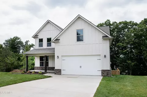 8118 Chapel Hill Ln, Knoxville, TN 37938