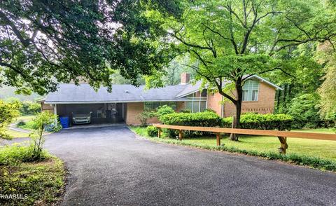 109 Windham Rd, Oak Ridge, TN 37830