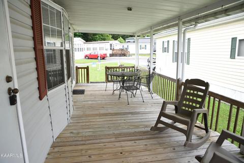 530 Flamingo Cir, Townsend, TN 37882 | 17 Photos - Movoto