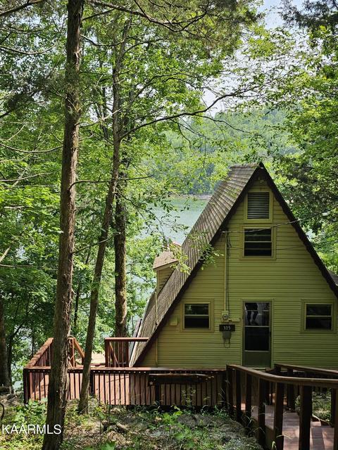 315 Hueston Woods Ln, Speedwell, TN 37870