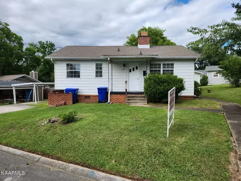 109 Parma Rd, Oak Ridge, TN 37830