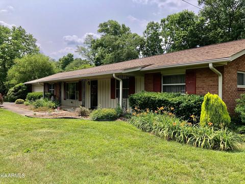 8129 Chesterfield Dr, Knoxville, TN 37909
