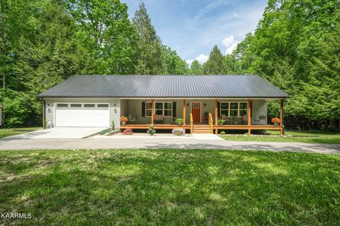 1032 Long Branch Dr, Jamestown, TN 38556