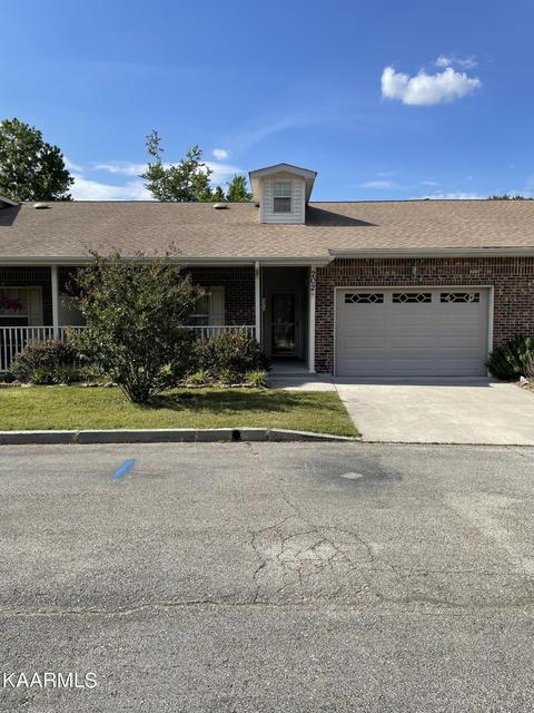 202 Jonelle Ct, Harriman, TN 37748