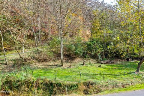 723 Old Piney Rd, Maryville, TN 37803
