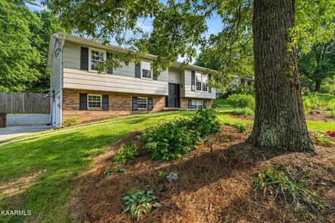 5832 NW Wooded Acres Dr, Knoxville, TN 37921