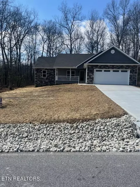 740 Westchester Dr, Crossville, TN 38558
