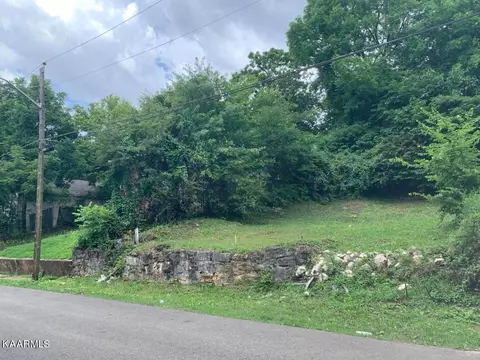 2747 Washington Ave, Knoxville, TN 37917