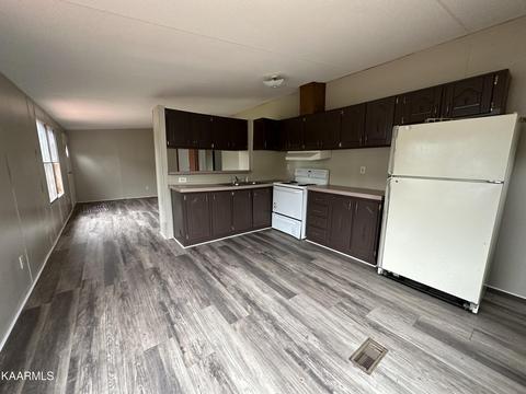 205 S 9th St, Middlesboro, KY 40965 photo 9